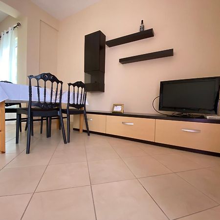 L.T. Apartment 5Th Street Σαράντα Εξωτερικό φωτογραφία